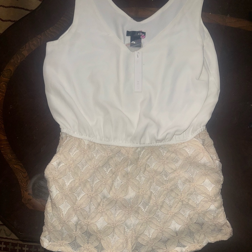 Aqua Elegant White Sleeveless romber